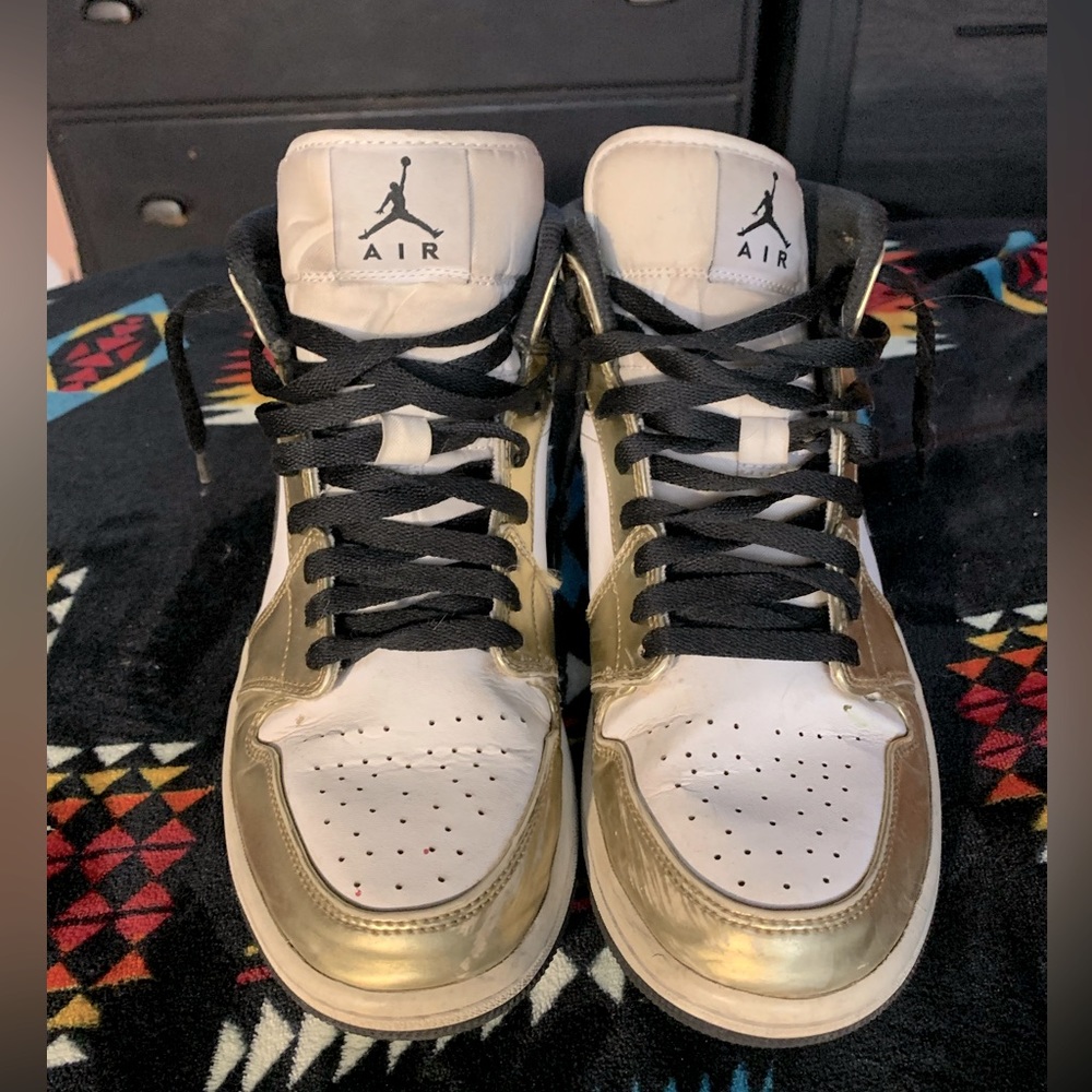 gold jordan 1s